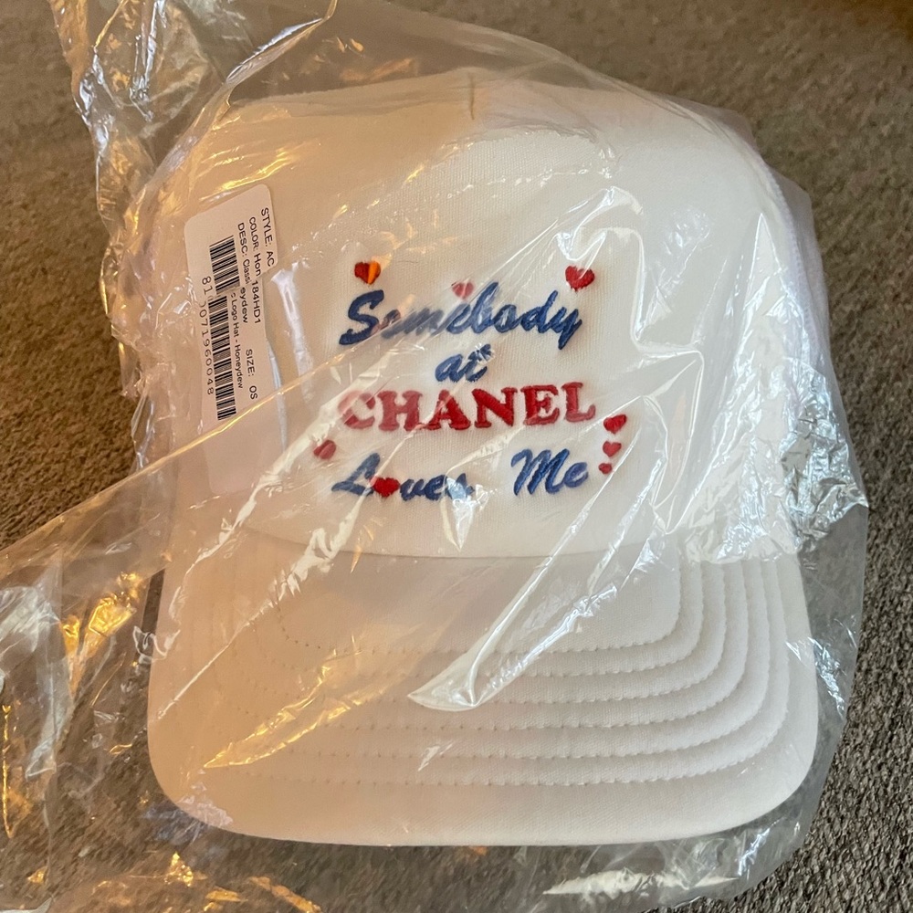 New Mega yacht Somebody at chanel loves me hat in white OS